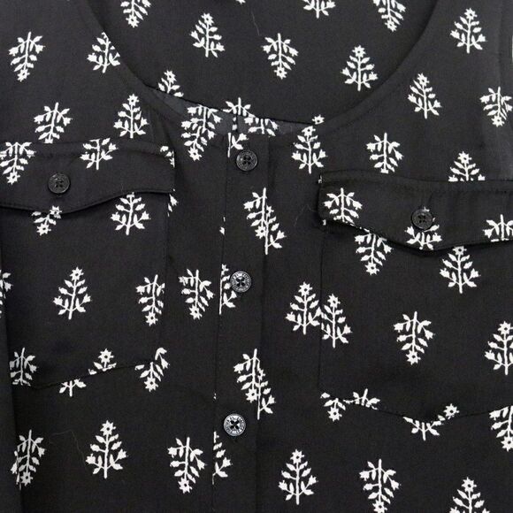 Forever 21 Sleeveless Top  - Picture 3 of 4